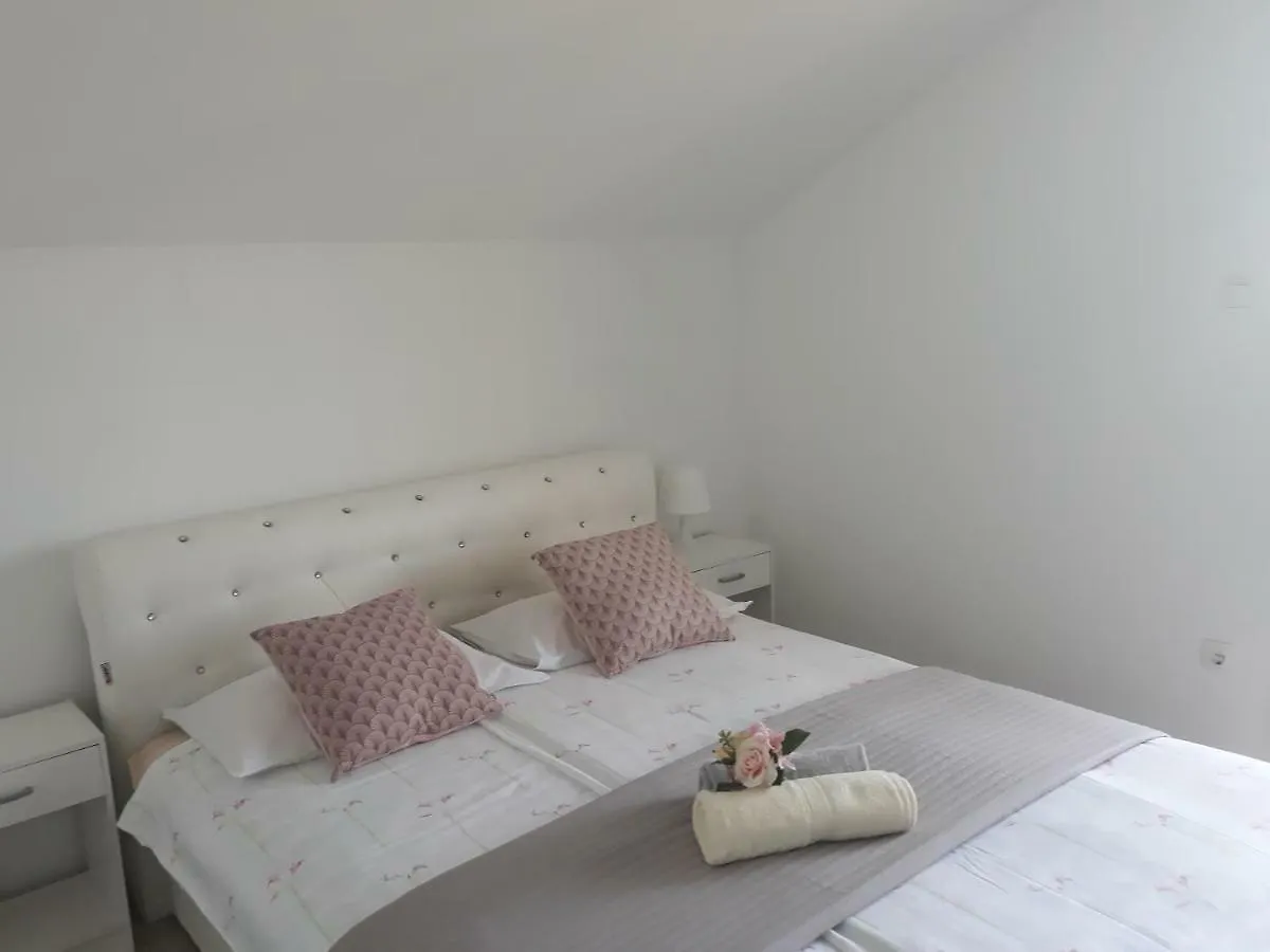 Apartma Solmar 메덜린 0*,  크로아티아